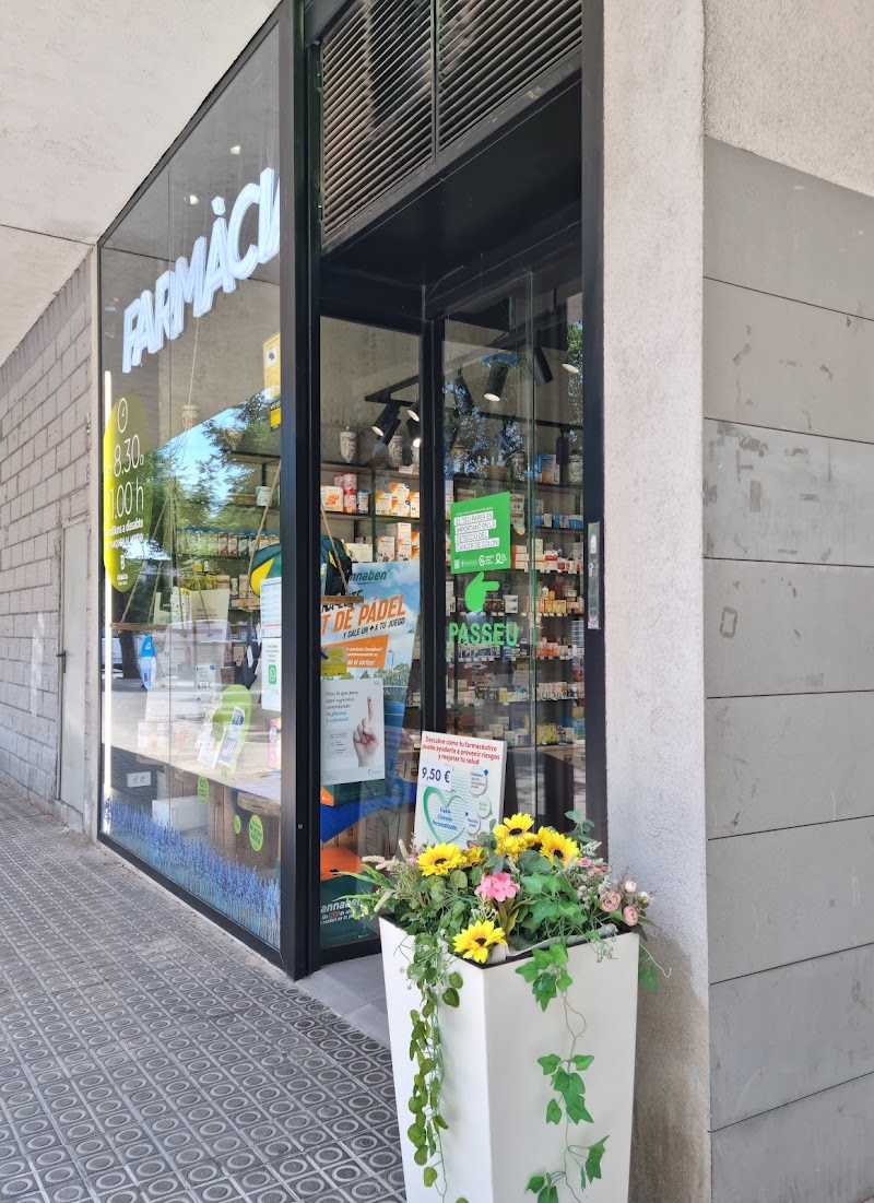 Farmacia (Torras i Bages, 135)