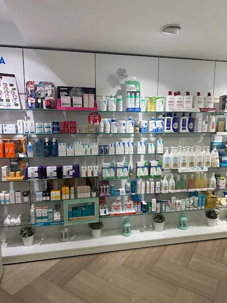 Farmacia El Cerezo (Sevilla) (Ascensión Pavón Plata)