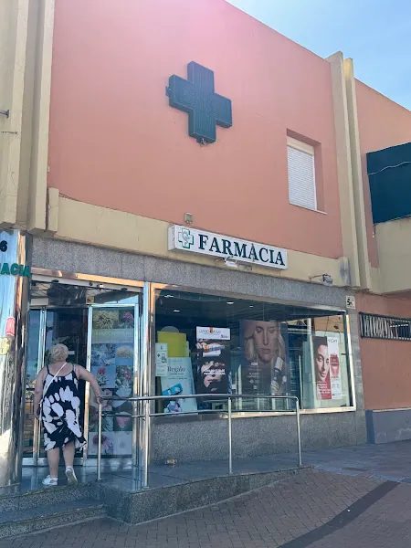 Farmacia (P.º Marítimo Rey de España, 36)