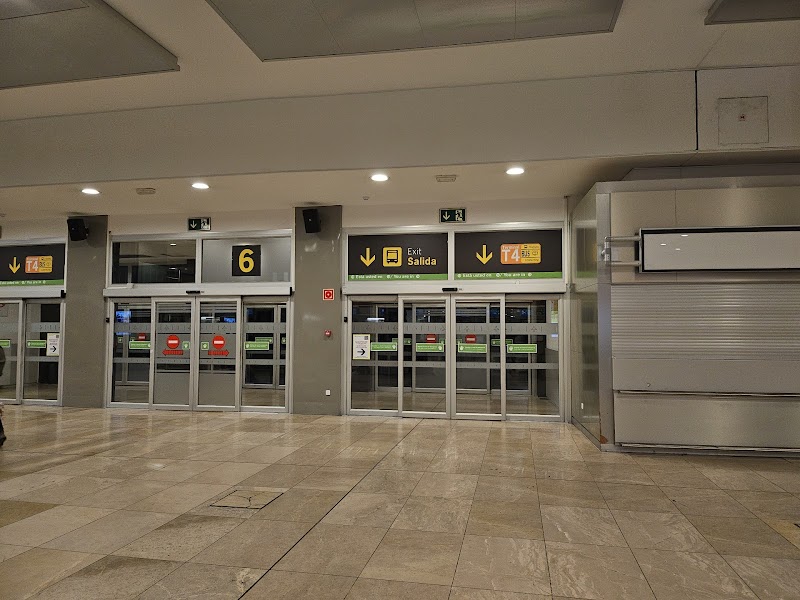 Salidas Terminal 2 , Adolfo Suárez